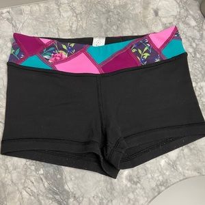 Cute Girls 6 Reversible Ivivva Spandex Shorts!